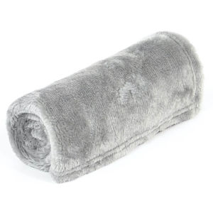 Vsepropejska Ella cementově šedá fleecová deka pro psa